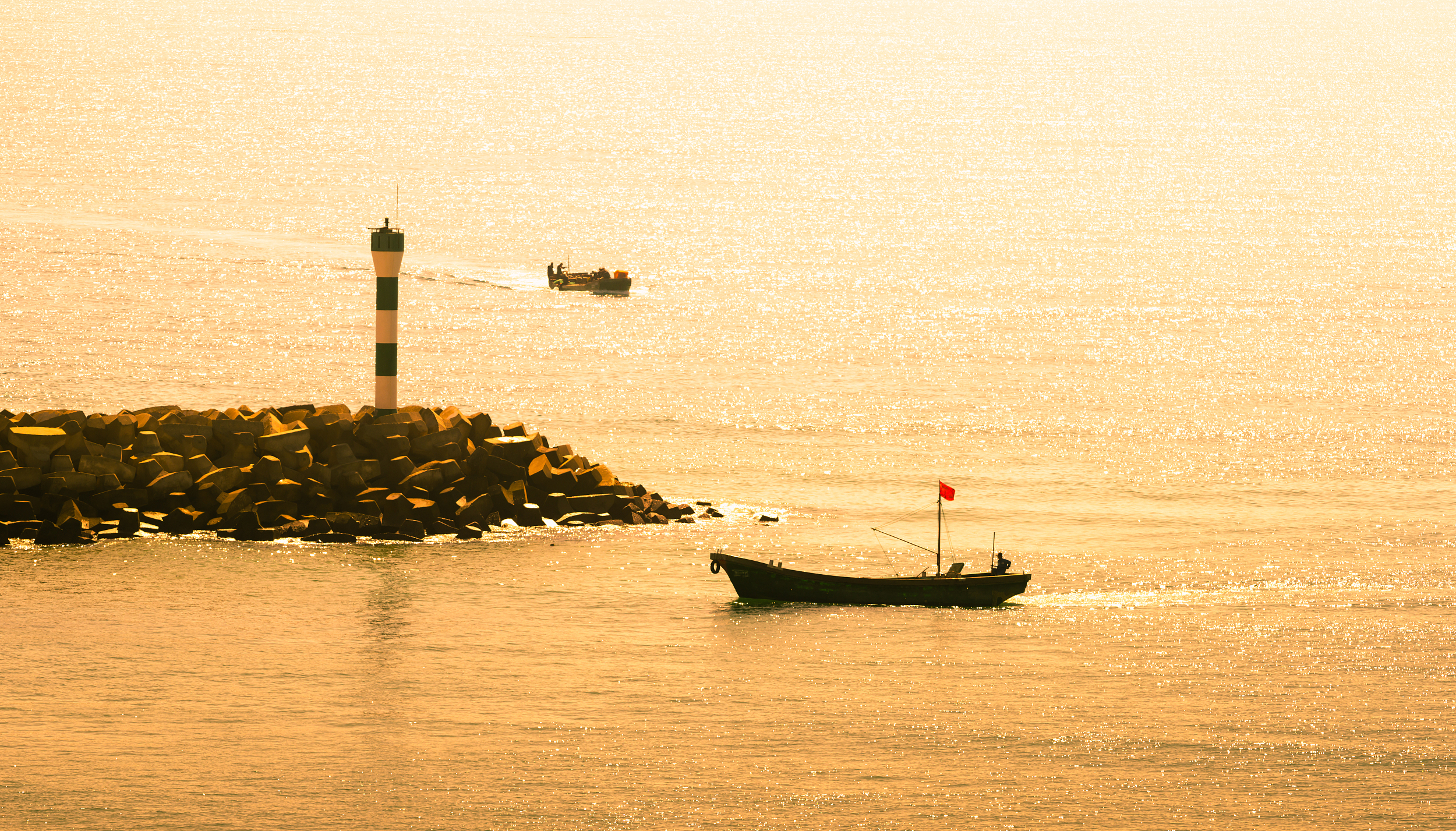 3-Day Lingshui Tour: Fenjiezhou Island Diving Adventure, Clear Water Bay Scenery