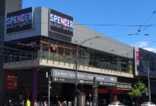 斯潘瑟奥特莱斯购物中心购物图片