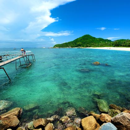 海口+三亚+蜈支洲岛5日4晚跟团游