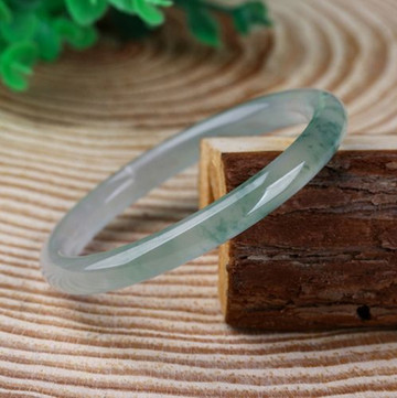 “黄金有价玉无价”玉石首饰的内涵太深刻！