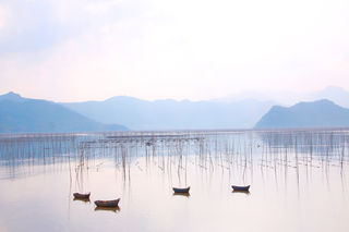 单车环游中国：夜宿坟场是什么体验？