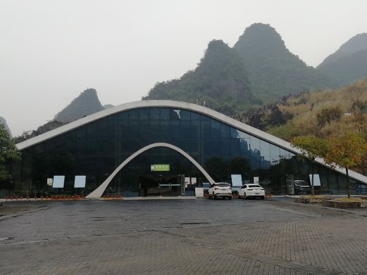 响水石林