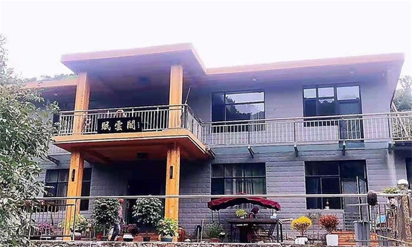 薊縣黃崖關長城眠雲閣民宿，陽台上如此近距離地觀看長城真是美妙。