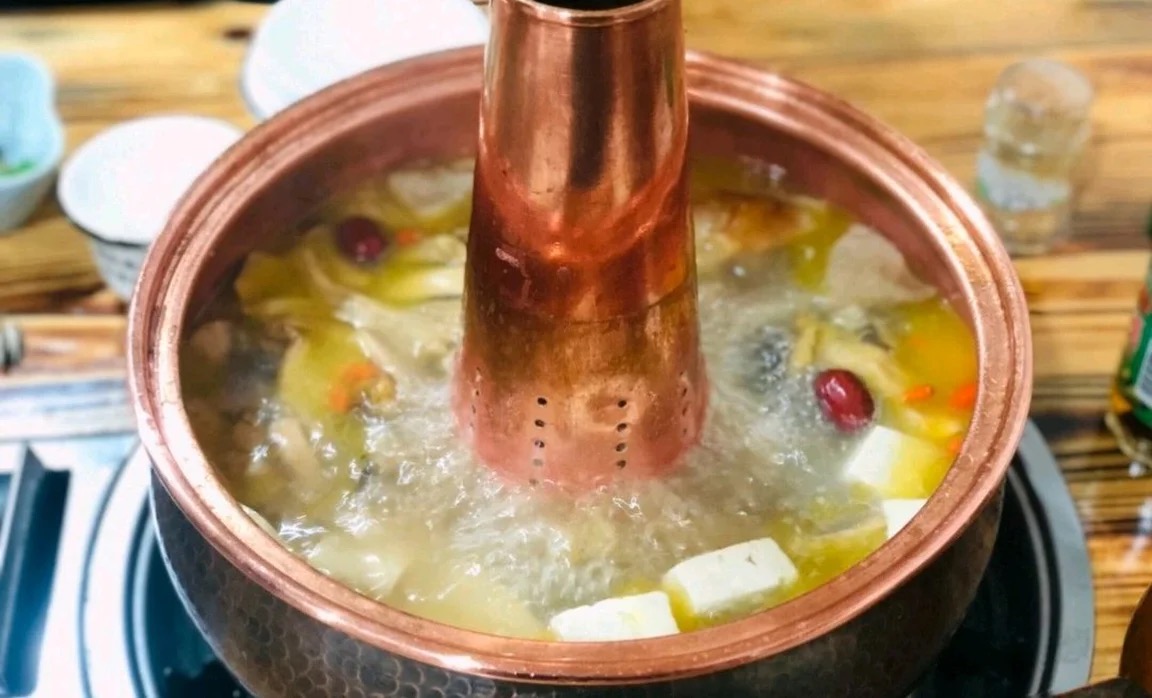 摩梭风味石锅鱼