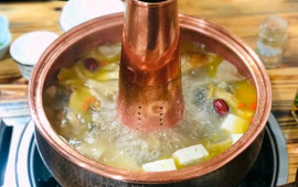 摩梭风味石锅鱼