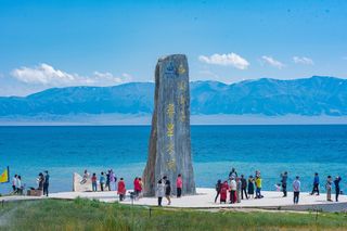 旅行和旅游的区别是年龄?小姐姐是旅行,上了年纪就是旅游?