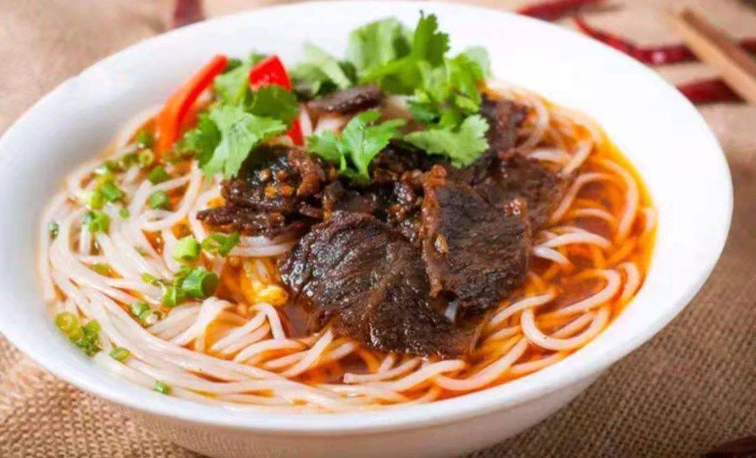 花溪飞碗牛肉粉(花阔路店)