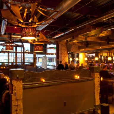 Door 222 Food & Drink餐厅图片