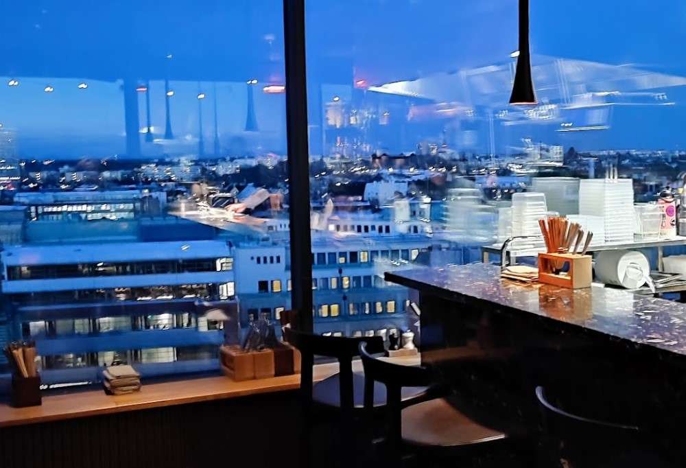 Arc Rooftop Restaurant and Bar餐厅图片