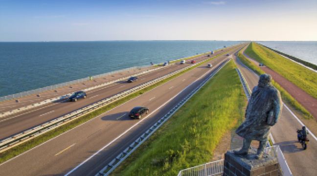 阿夫魯戴克大堤