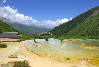 黄龙风景名胜区+松潘古城一日游【包车 高铁站接站 私家团】【一站式：（黄龙九寨高铁站/松潘站）-松潘古城-黄龙风景区-九寨沟口酒店；】