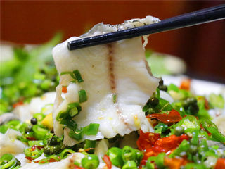 本味又本色，香气盖过辣味，这家18年的川菜馆怎样俘获我的胃