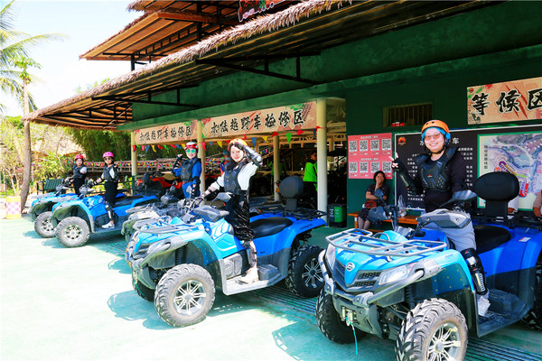 真养眼,美女开越野车是什么样的美?