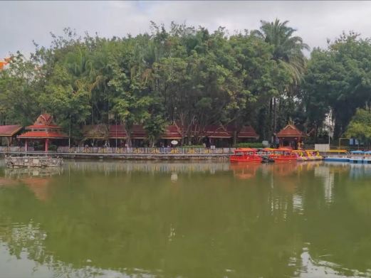 孔雀湖