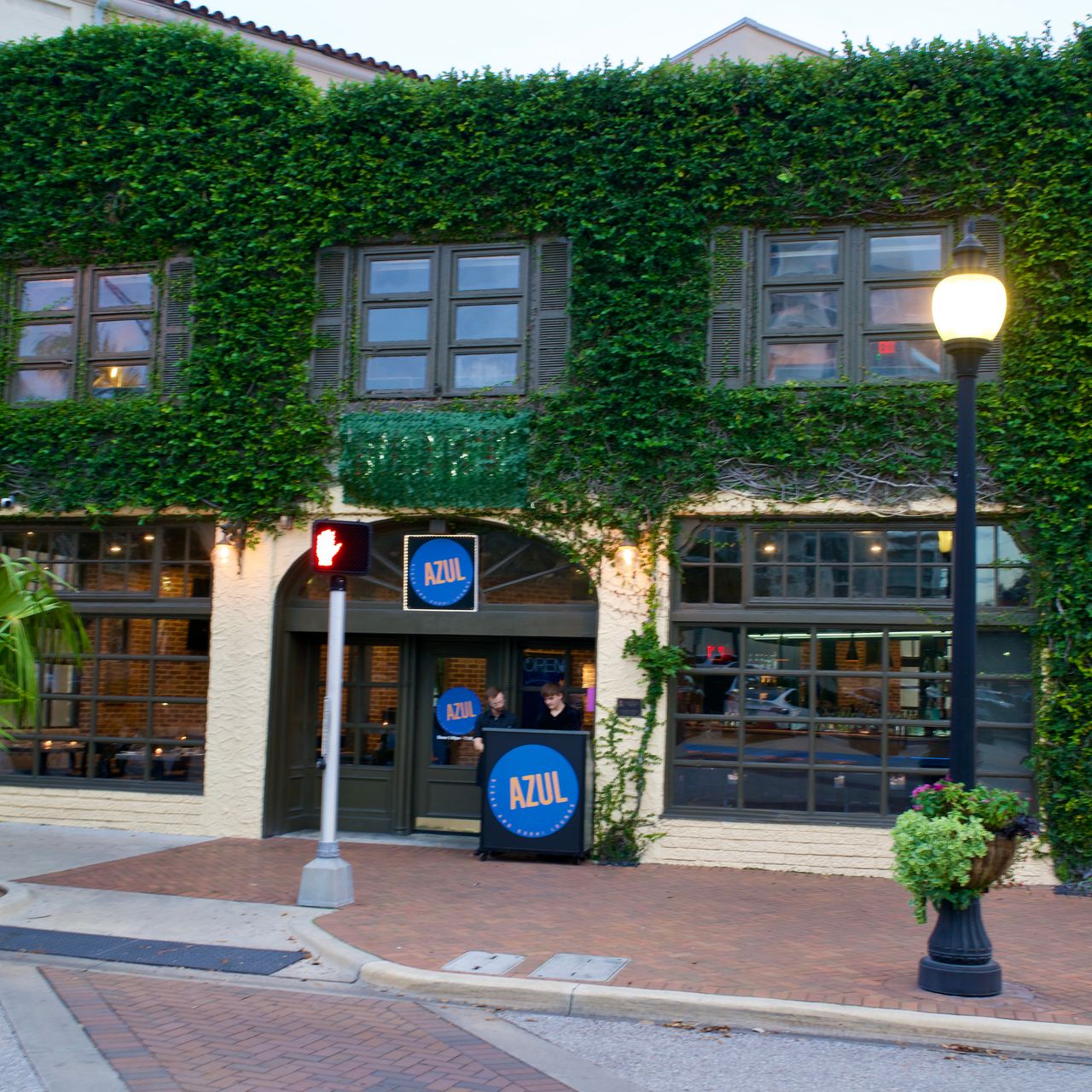 Azul Steak & Sushi Lounge