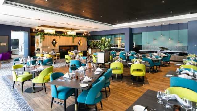 Whitney's Restaurant & Bar餐厅图片