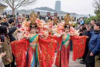 秦始皇兵马俑+西安千古情一日游【1单1团独立讲/三环内接送】【[私家小团]1单1团独立讲解，亲子游/情侣游/闺蜜游，出发时间自由，睡到自然醒，专职司机带您游玩；】