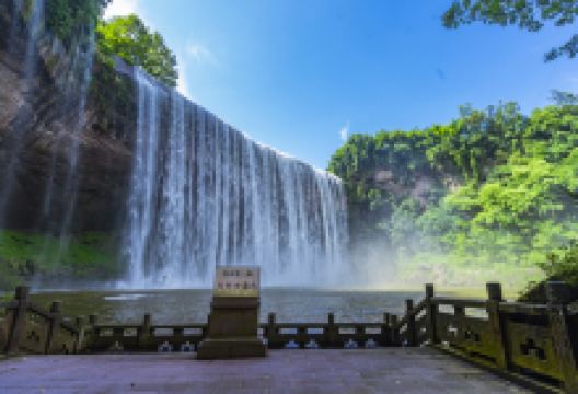 万州大瀑布景点图片