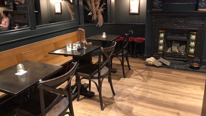 Black Swan Pub & Kitchen