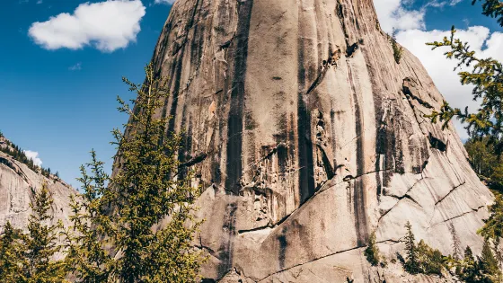 阿勒泰神鐘山
