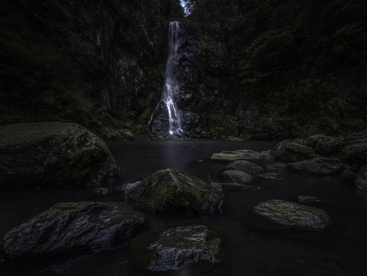 马峦山瀑布