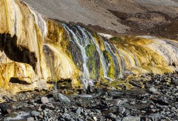 岗什卡雪峰+连心湖+彩虹部落+大本营 【巴士团】【小众精选线路/连心湖高山雪峰七彩冰瀑/赏不同美景】