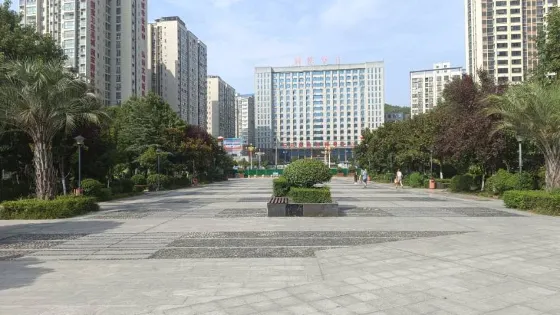 春潮廣場
