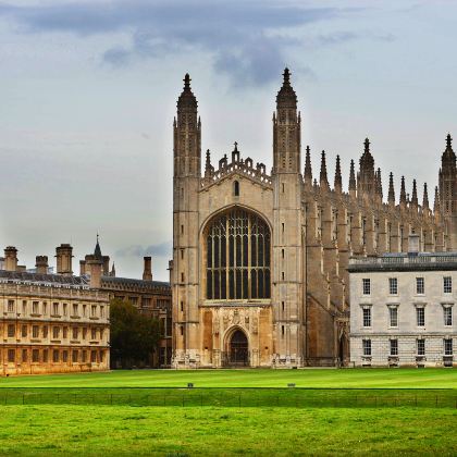 英国10日9晚拼小团