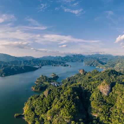 泰宁+沙县区+三明+将乐+玉华洞+福建大金湖丹霞地貌国家地质公园+上清溪+九龙潭+寨下大峡谷+泰宁明清园+泰宁古城景区5日4晚跟团游