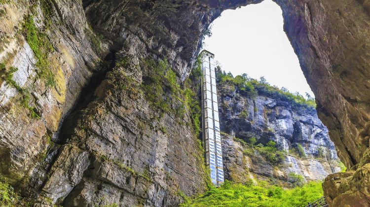 7-day 6-night · Group Tours · Chengdu + Chongqing + Leshan + Mount Emei + Chengdu Research Base of Giant Panda Breeding