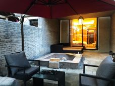 忆江南旅游度假区-荥阳-庚寅兔子