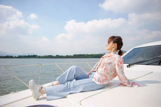 莫干山新玩法，豪华游艇畅游湿地公园，睡进竹林间的翠色山房