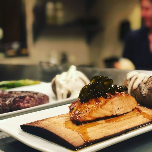 Grotto Wood-Fired Grill and Wine Cave餐厅图片