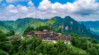 3-Day Xiangxi Prefecture Tour: From Fenghuang Ancient Town to Aizhai Bridge, A Journey of Nature and Culture
