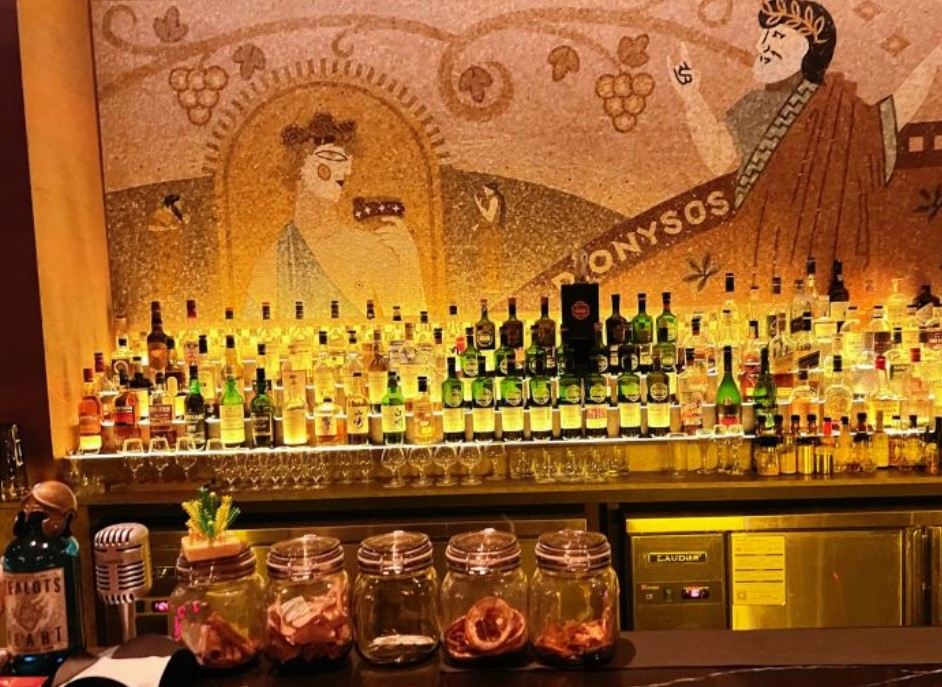 Bar PLAYS