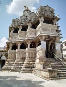 贾格迪什神庙-乌代布尔-翱翔的大鲨鱼