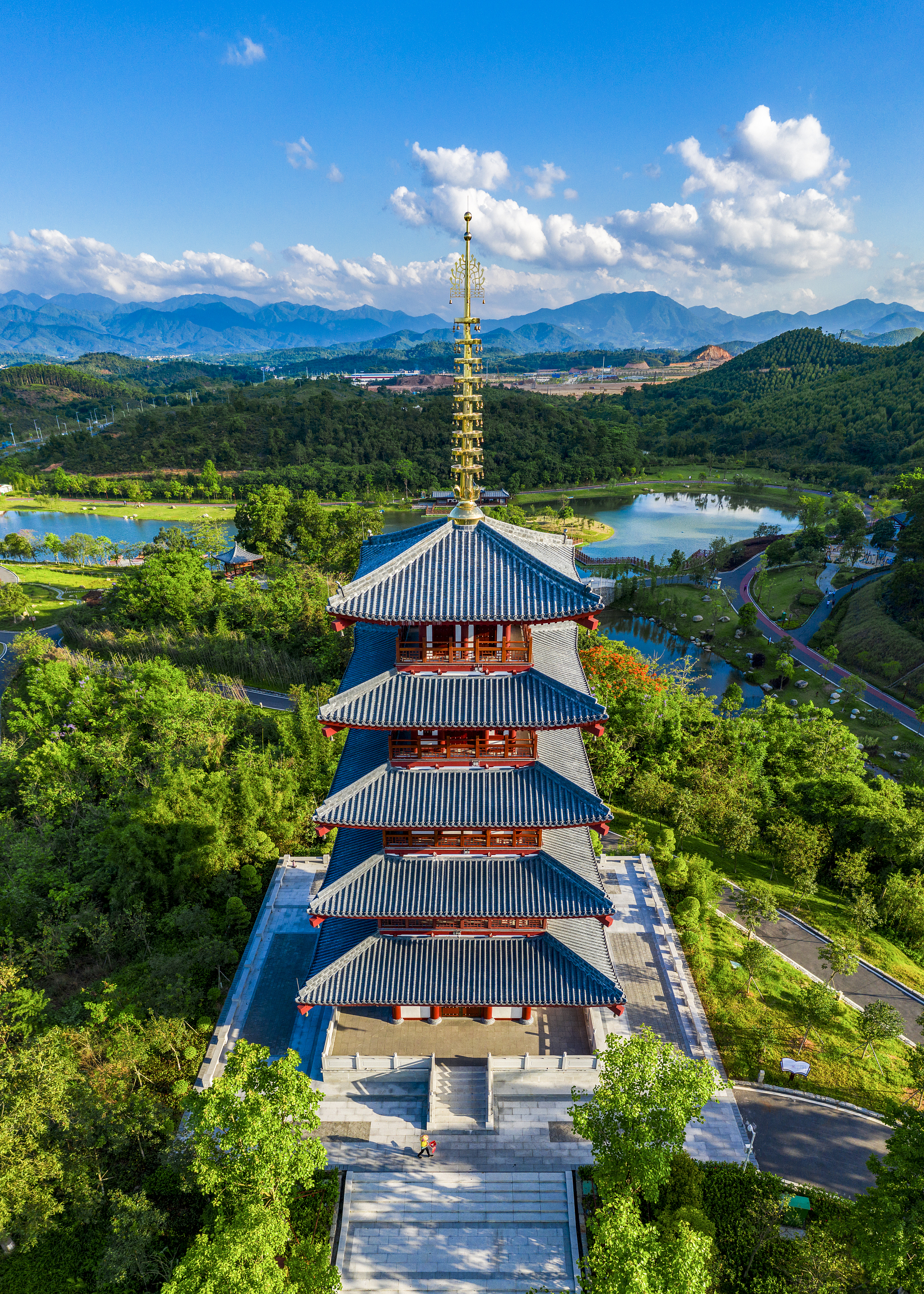 雲浮3日遊：大雲霧山的自然風光，龍山溫泉的舒適放鬆。