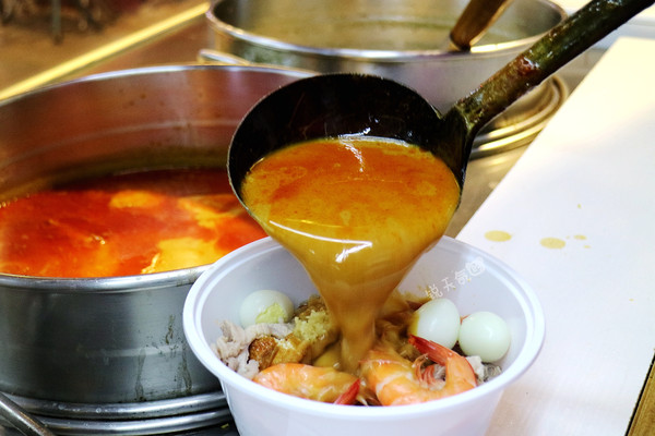 厦门菜市场边靠谱的沙茶面馆,满满都是肉的五香条YYDS