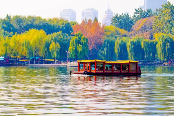 乘船游济南城，带你换个视角，玩转济南春天！