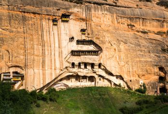 马蹄寺石窟半日·多团型可选·可约金塔寺·市区上门接送【本地优质地接全程保驾护航，全时客服高效处理您的诉求，让您玩得安心省心。】