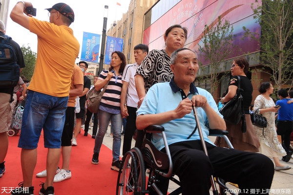 南京路步行街延伸段开街随拍