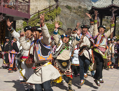 理县羌族年