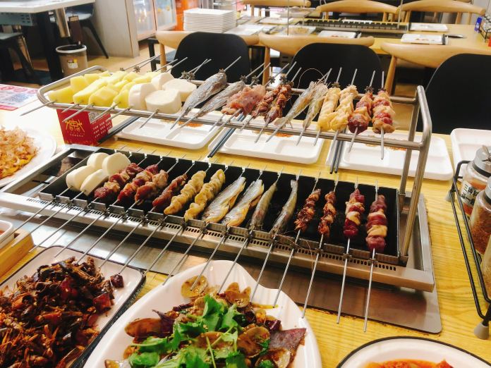 炉中火东北延边朝鲜族烤串(万宏路店)