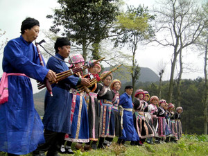 瓮安游记图文-乡游黔中 | 莫负春光，来瓮安白花村跳支苗舞吧