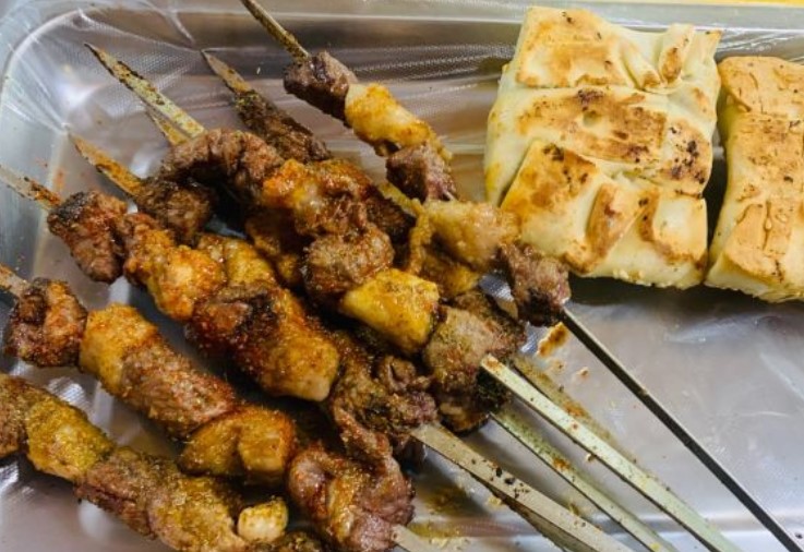 俄罗斯老太太吉娜烧烤(河堤夜市店)