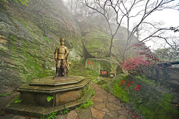 烽火木兰山，传奇红军洞，私人革命文物收藏室，寻找英雄城市的红色印记