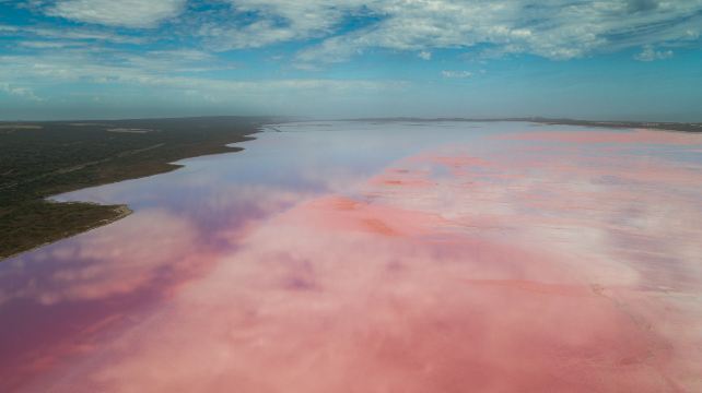 澳大利亚西澳大利亚7日6晚跟团游·玩转西澳+经典全景7日游 + 接送机+中文精品小团 + 尖峰石阵 + 波浪岩 +玛格丽特河+ 微笑袋鼠岛+ 白沙丘 