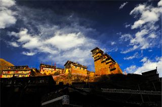 日斯满巴碉房：传说中的“藏族民居之王”。