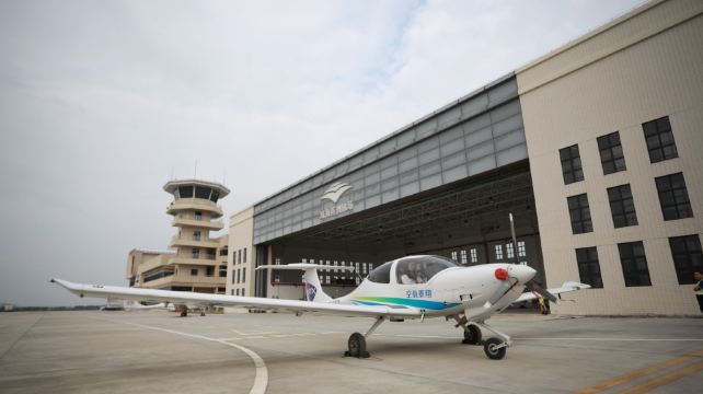 珠海莲洲机场翔泰飞机驾驶体验基地