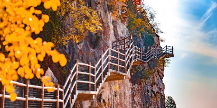 齊魯第一大佛青銅山大峽谷